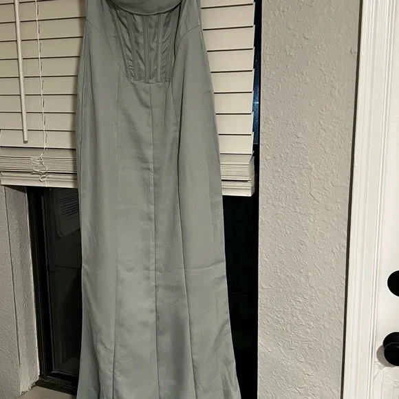 SAGE GREEN CORSET DETAIL BARDOT BRIDESMAID DRESS - Picture 4 of 5